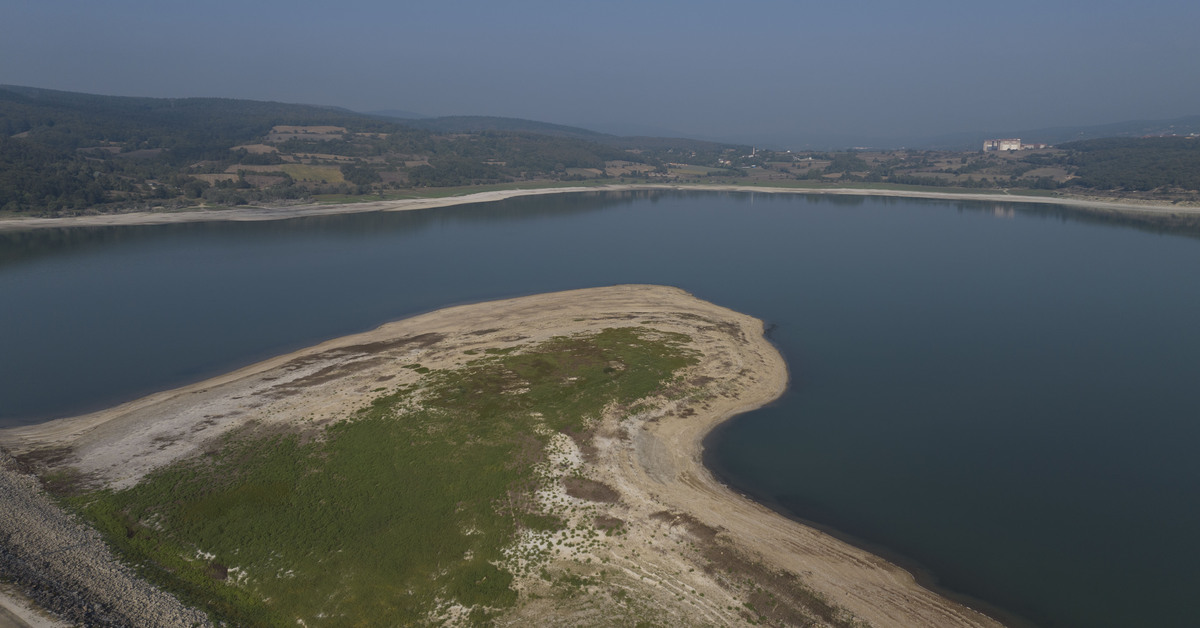 Su seviyesi düşen Gölköy Baraj Gölü’nde yarım ada oluştu