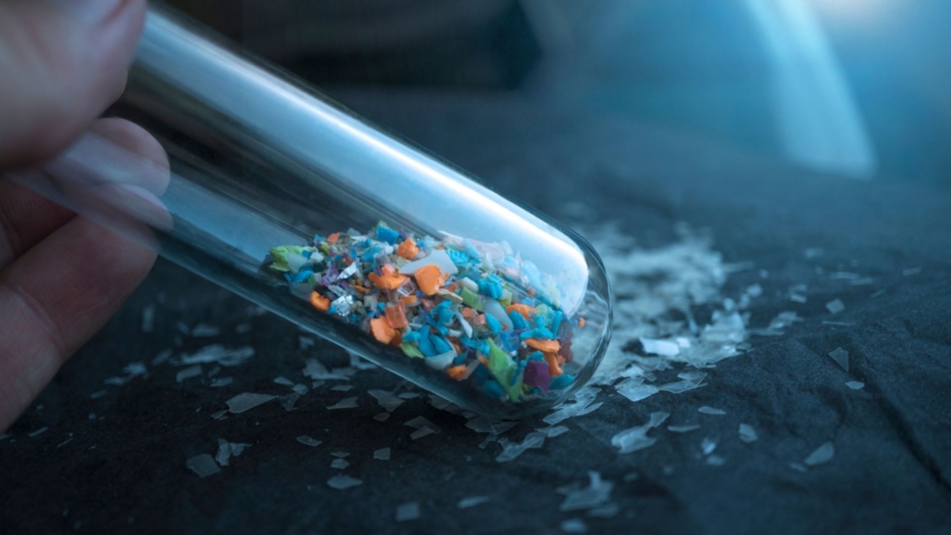 Araştırma: Mikroplastikler beynimizde birikiyor