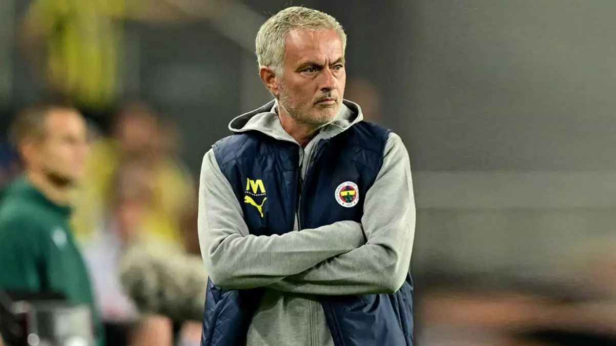 Mourinho’dan orta sahada sürprizAntalyaspor-Fenerbahçe maçının ilk 11’leri belli oldu
