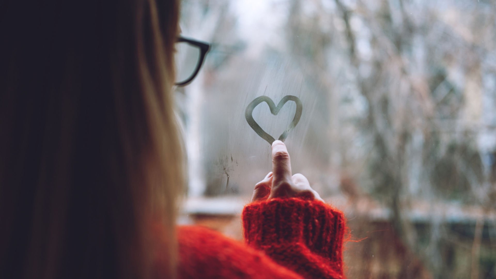 Kalabalık dünyada yalnızlık