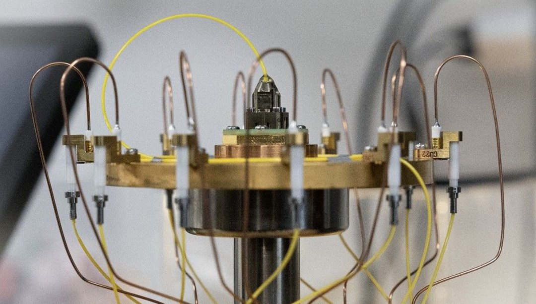 Çığır açıcı kuantum deneyi:  Şifreli sinyalleri 12 bin 900 kilometre uzağa aktardılar