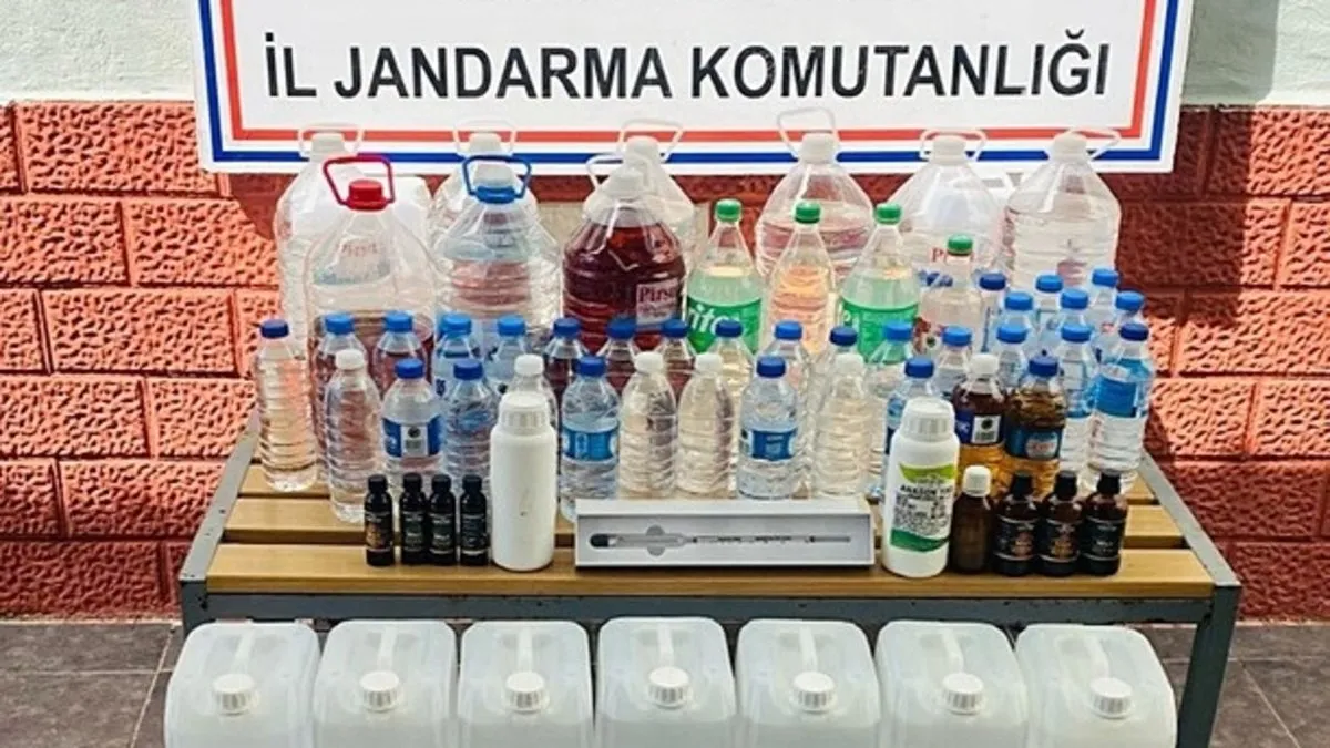 İzmir’de 8 ton etil alkol ele geçirildi