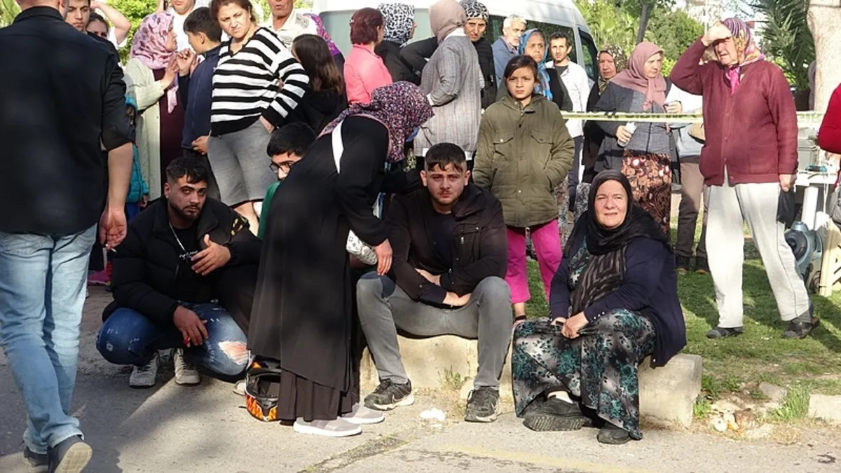 Market yangınında işletme sahibi kadın ve oğlu gözyaşlarına boğuldu: O anlar yürek yaktı