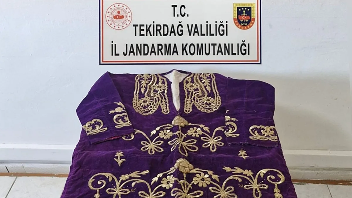 Tekirdağ’da tarihi eser niteliği olan kıyafet ele geçirildi!